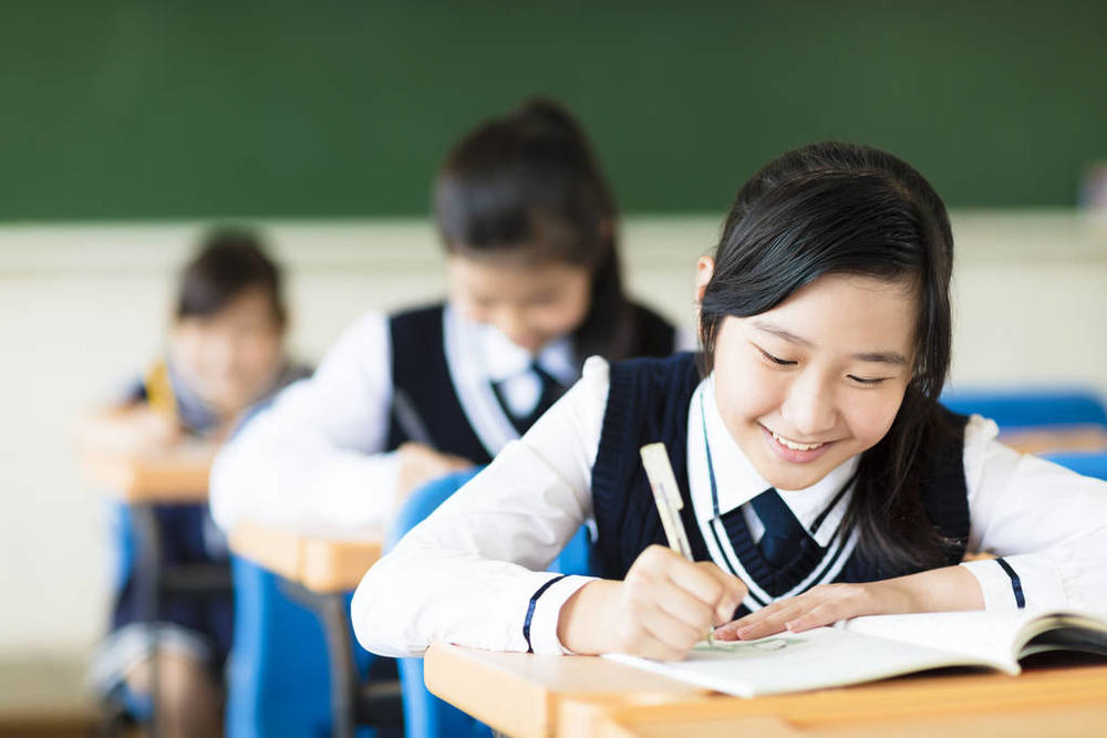 广西2025年男生读铁路学校有前途吗